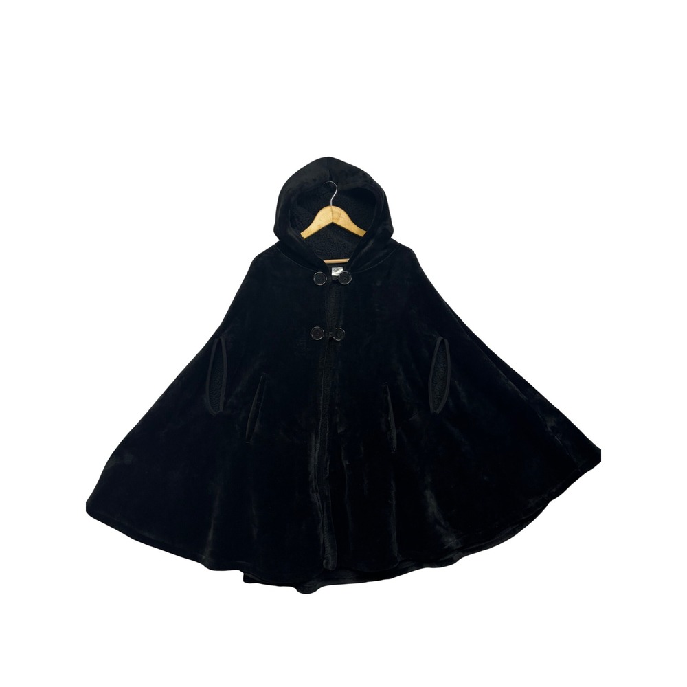 Cozy Gothic Catalonia Womens One Size Black Sherpa Lined Hooded Poncho Cape